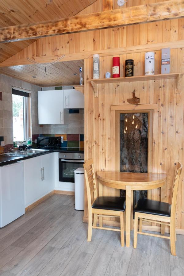 Pine Marten Bar Glenmore Treehouse Aviemore Kültér fotó